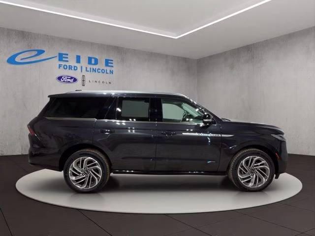 2026 Starlight Gray Premium Co Lincoln Navigator Reserve 4X4 SUV
