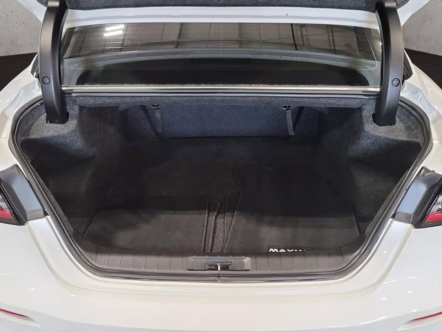 2022 Pearl White Tricoat Nissan Maxima Platinum FWD Sedan
