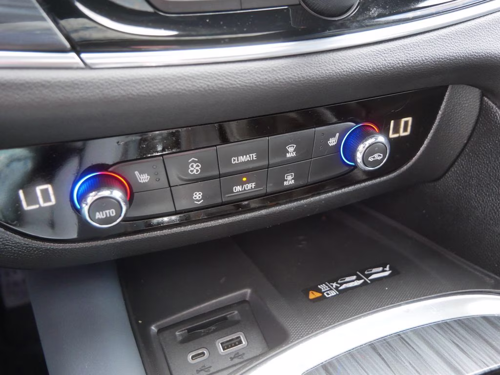 2024 Ebony Twilight Metallic Buick Enclave Essence AWD SUV