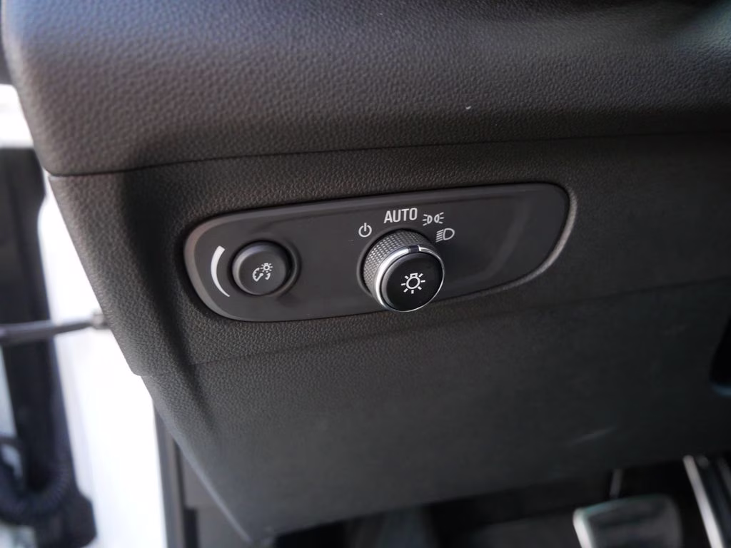 2023 Summit White Buick Envision Essence AWD SUV