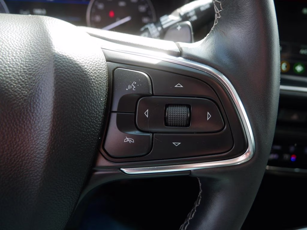 2023 Moonstone Gray Metallic Buick Envision Essence AWD SUV