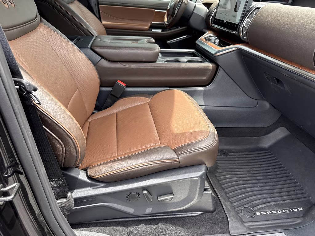 2025 Agate Black Metallic Ford Expedition Max King Ranch 4X4 SUV