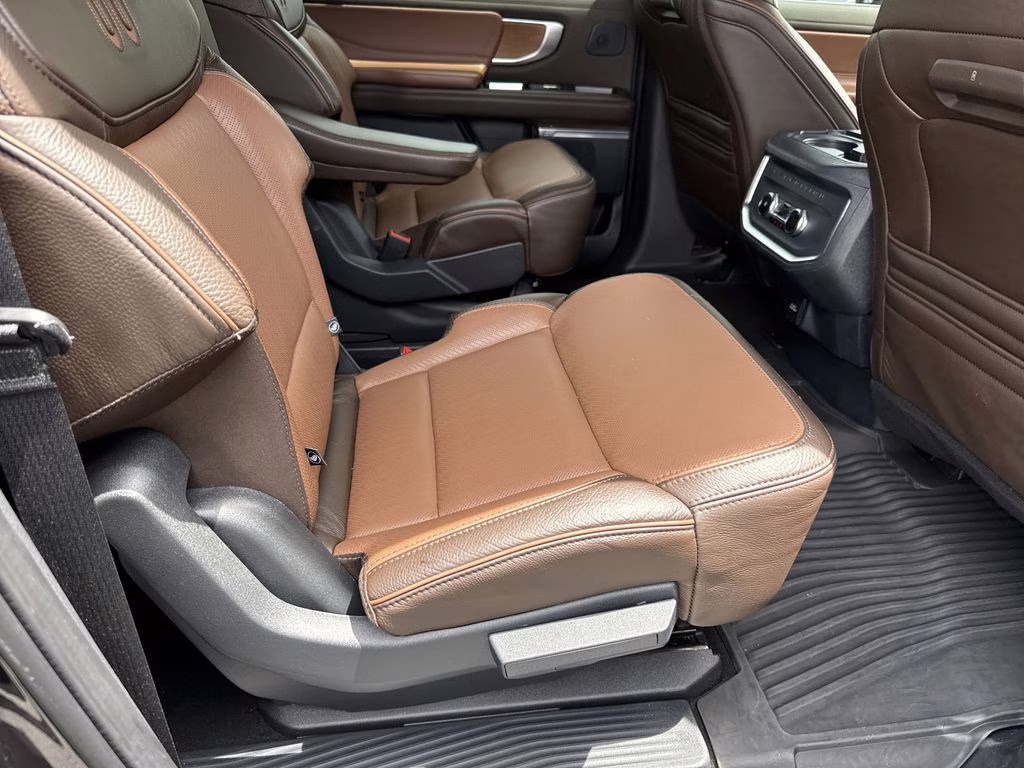 2025 Agate Black Metallic Ford Expedition Max King Ranch 4X4 SUV