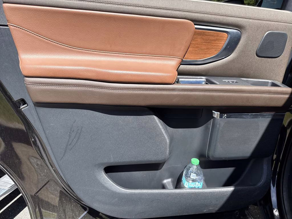 2025 Agate Black Metallic Ford Expedition Max King Ranch 4X4 SUV