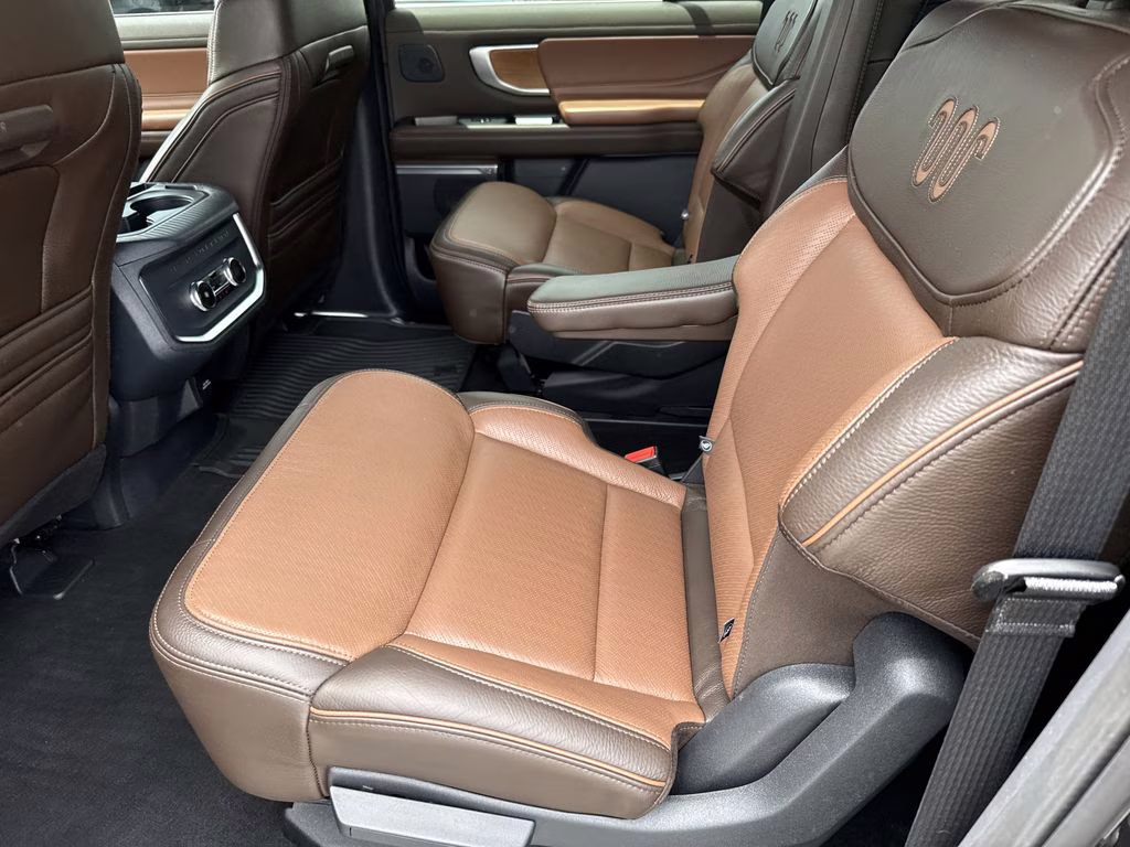 2025 Agate Black Metallic Ford Expedition Max King Ranch 4X4 SUV