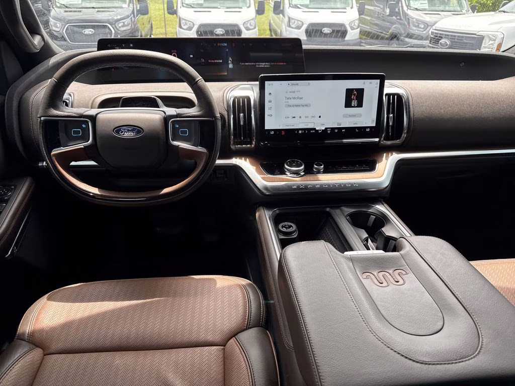 2025 Agate Black Metallic Ford Expedition Max King Ranch 4X4 SUV