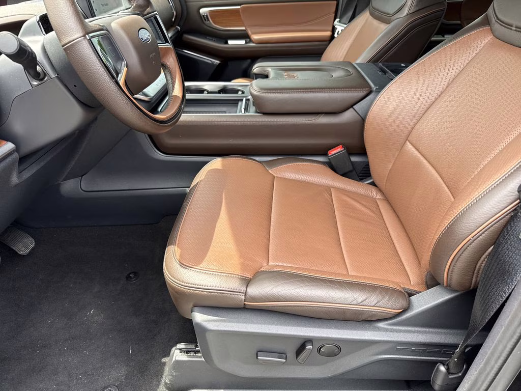 2025 Agate Black Metallic Ford Expedition Max King Ranch 4X4 SUV