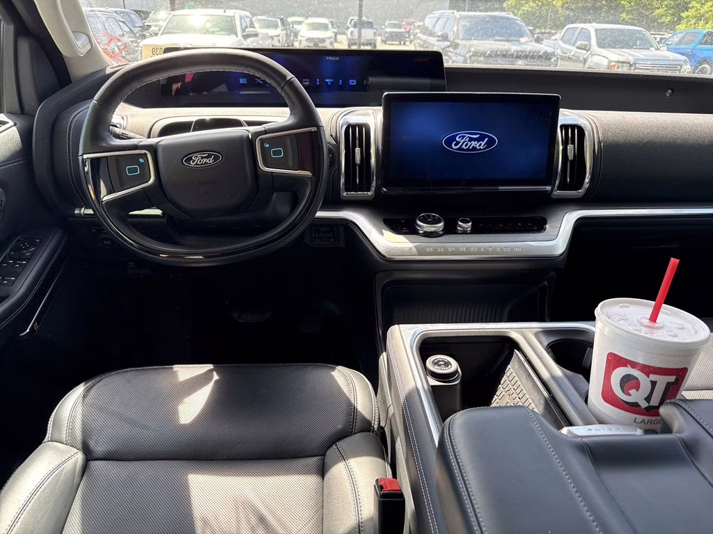 2025 Space Silver Metallic Ford Expedition Platinum 4X4 SUV