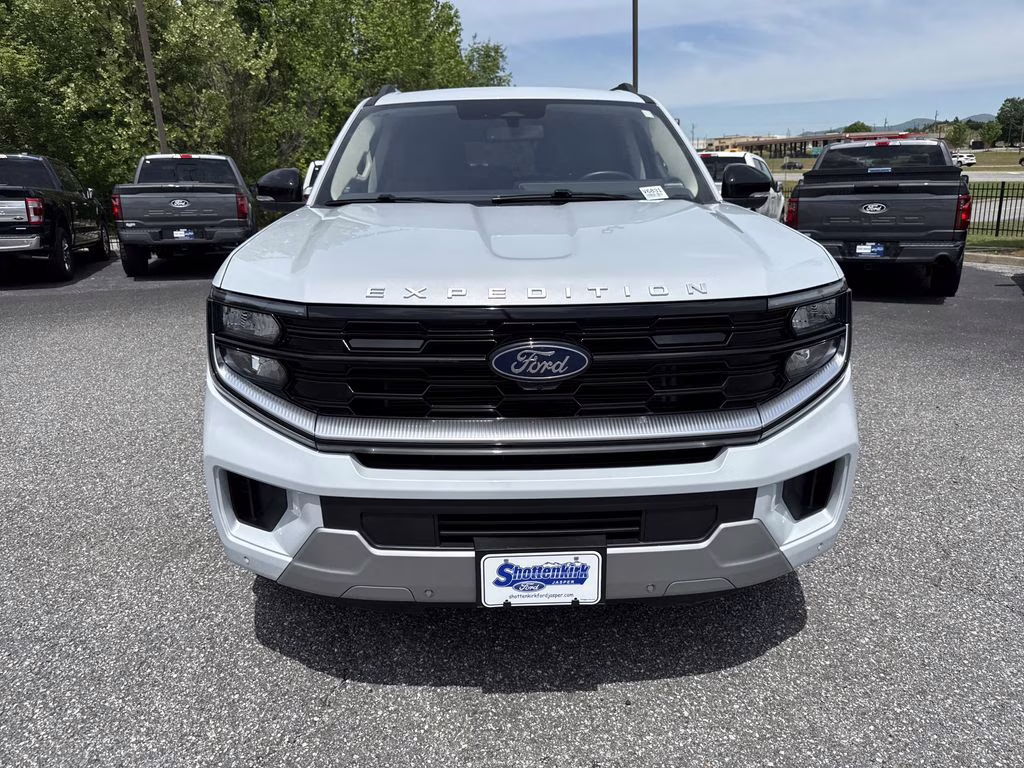 2025 Space Silver Metallic Ford Expedition Platinum 4X4 SUV