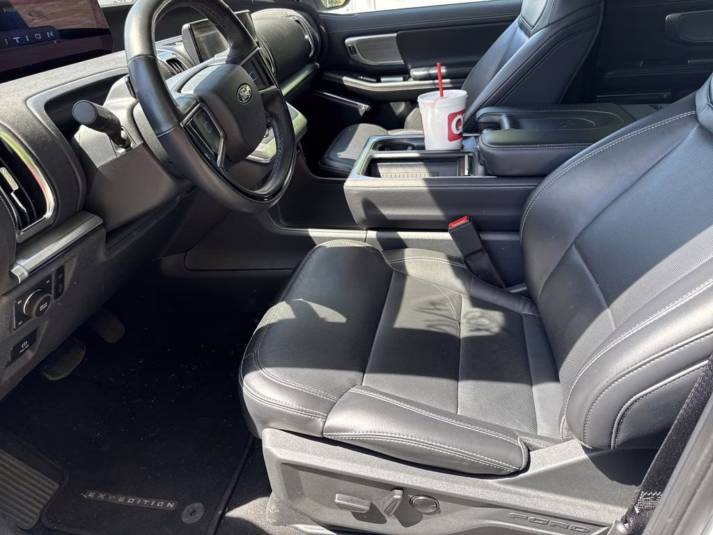 2025 Space Silver Metallic Ford Expedition Platinum 4X4 SUV