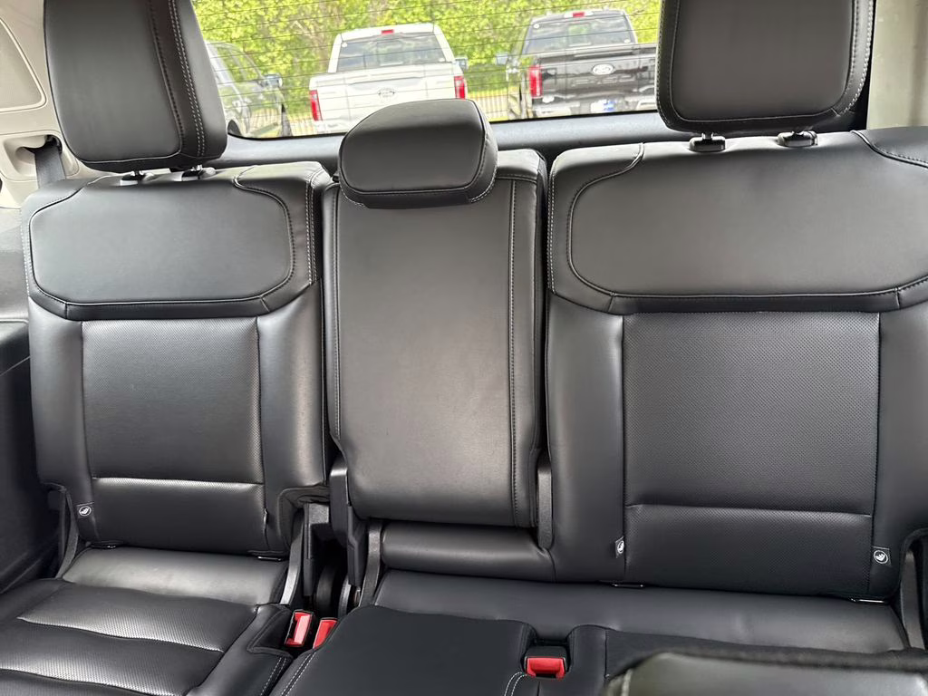 2025 Space Silver Metallic Ford Expedition Platinum 4X4 SUV