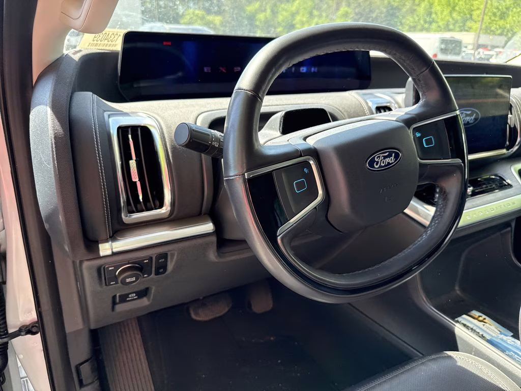 2025 Space Silver Metallic Ford Expedition Platinum 4X4 SUV