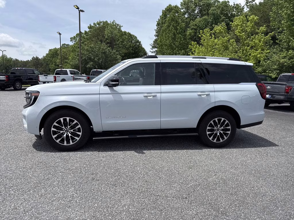 2025 Space Silver Metallic Ford Expedition Platinum 4X4 SUV