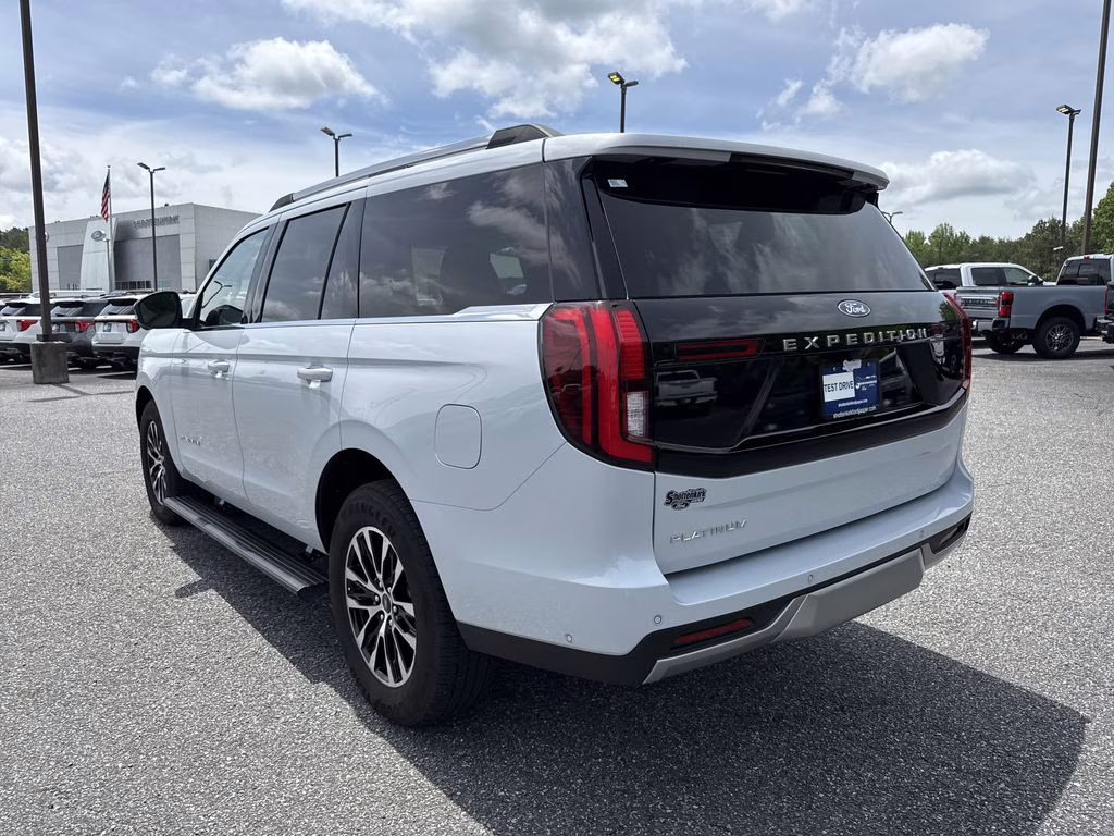 2025 Space Silver Metallic Ford Expedition Platinum 4X4 SUV