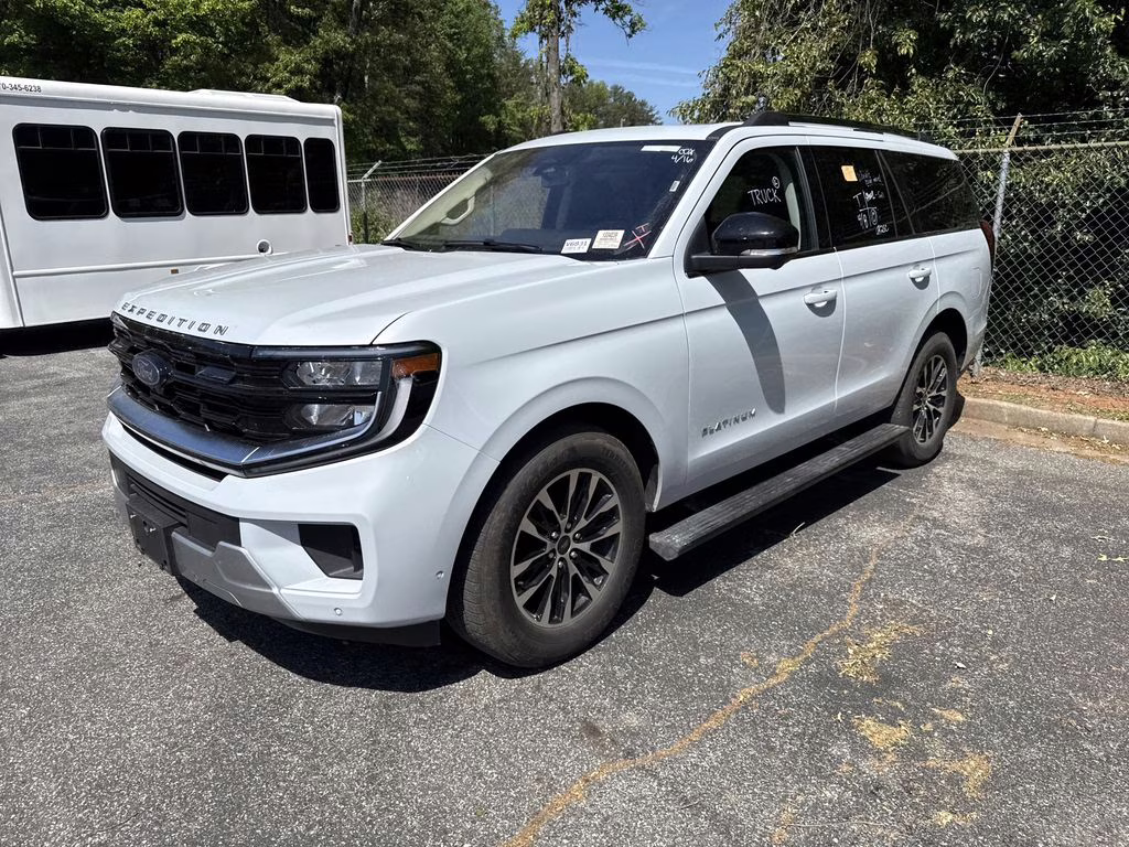 2025 Space Silver Metallic Ford Expedition Platinum 4X4 SUV