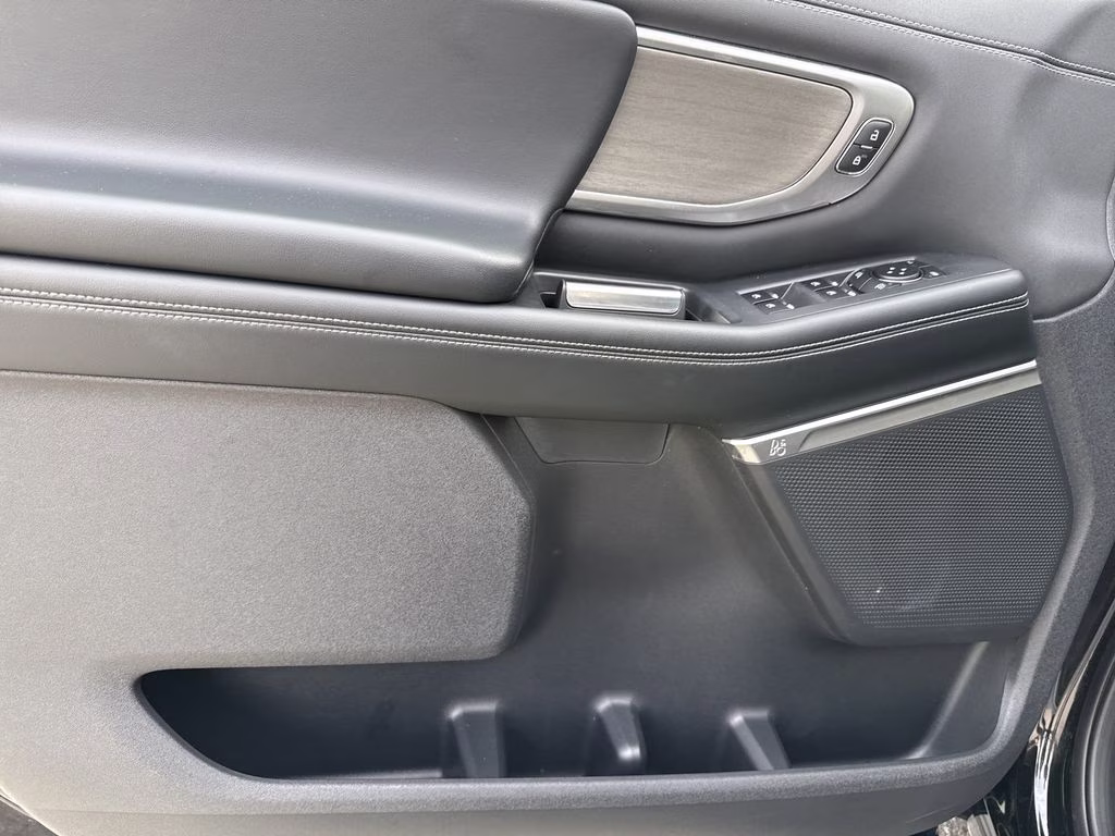 2025 Agate Black Metallic Ford Expedition Platinum 4X4 SUV