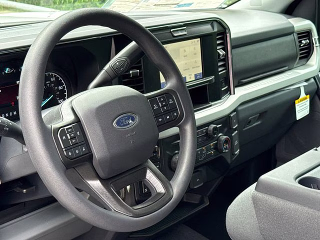 2026 Oxford White Ford Super Duty F-250 SRW 4X4 Truck