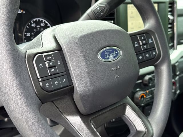 2026 Oxford White Ford Super Duty F-250 SRW 4X4 Truck