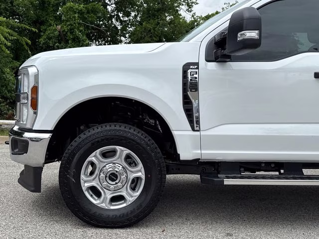2026 Oxford White Ford Super Duty F-250 SRW 4X4 Truck