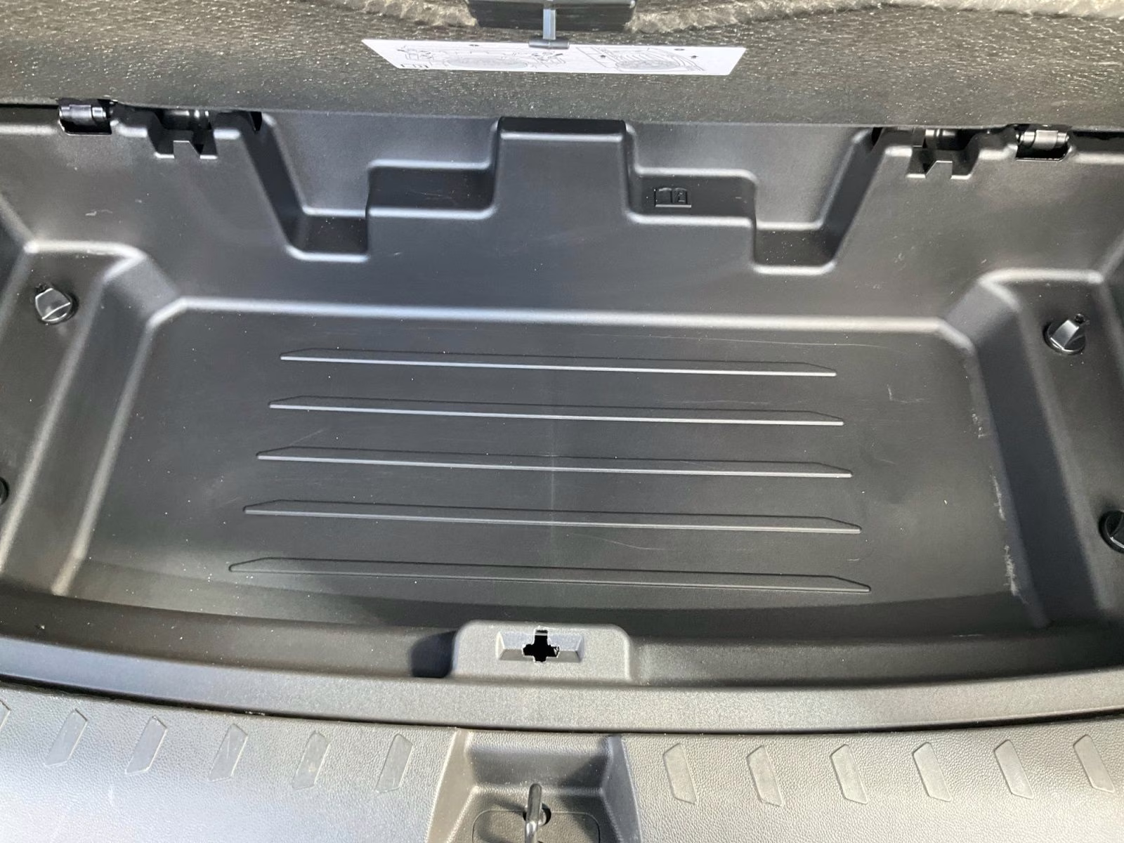 2023 Sterling Gray Metallic Chevrolet Traverse LT FWD SUV