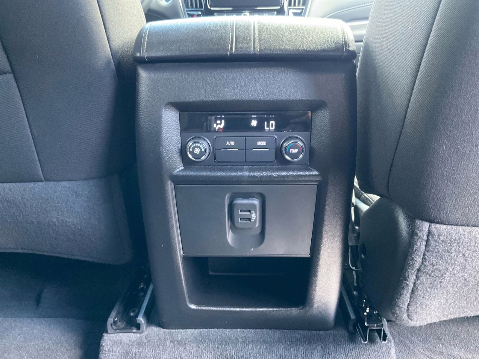 2023 Sterling Gray Metallic Chevrolet Traverse LT FWD SUV