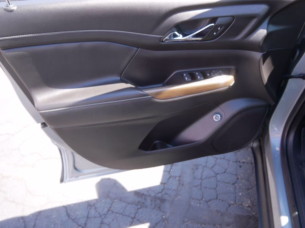 2023 Sterling Metallic GMC Acadia SLE AWD SUV