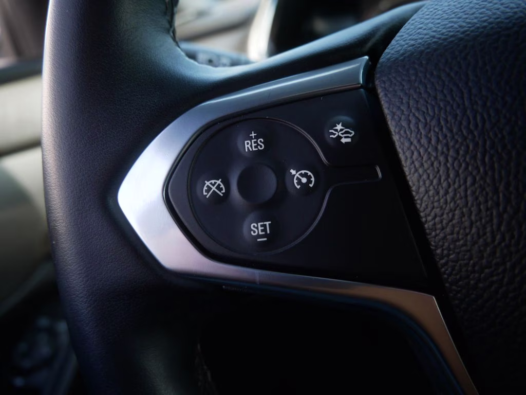 2023 Summit White Chevrolet Traverse LT AWD SUV