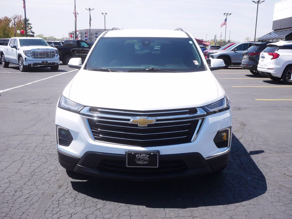 2023 Summit White Chevrolet Traverse LT AWD SUV