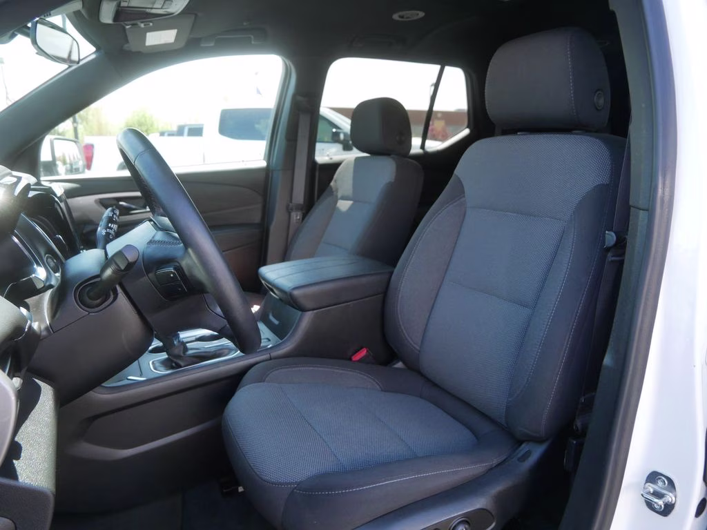 2023 Summit White Chevrolet Traverse LT AWD SUV