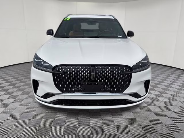 2025 White Metallic Lincoln Aviator Black Label AWD SUV
