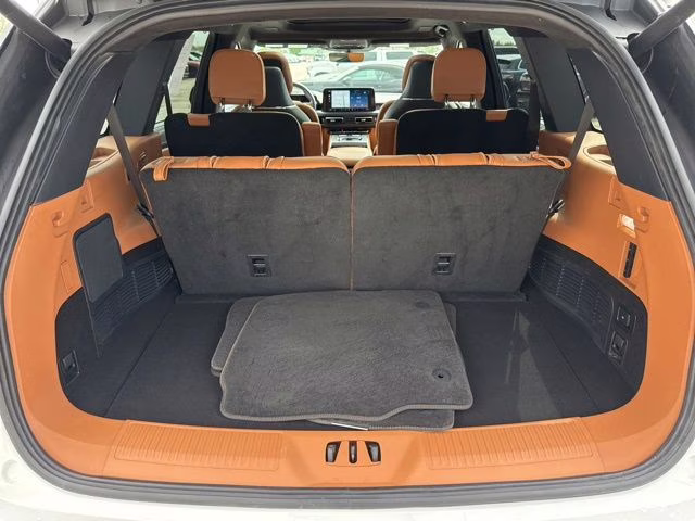 2025 White Metallic Lincoln Aviator Black Label AWD SUV