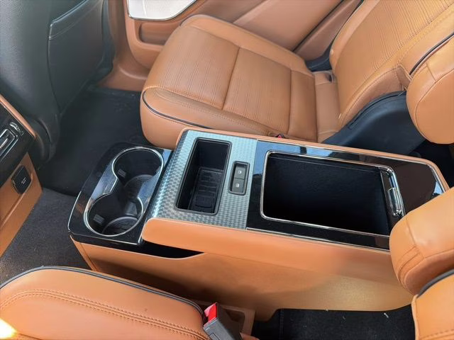 2025 White Metallic Lincoln Aviator Black Label AWD SUV