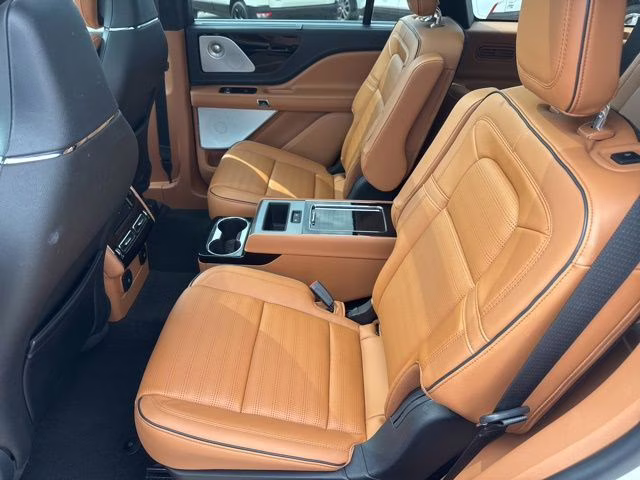 2025 White Metallic Lincoln Aviator Black Label AWD SUV