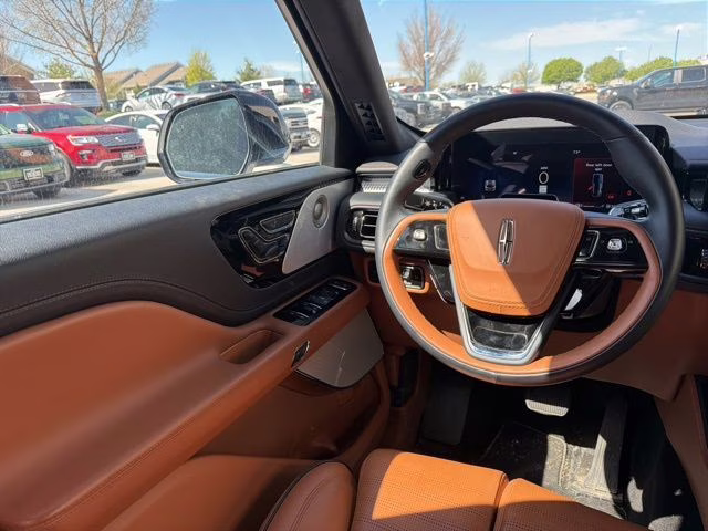 2025 White Metallic Lincoln Aviator Black Label AWD SUV
