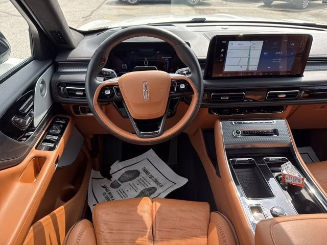 2025 White Metallic Lincoln Aviator Black Label AWD SUV