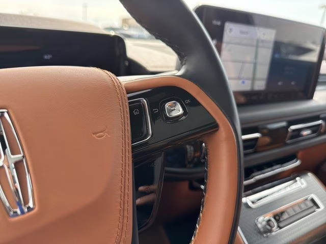 2025 White Metallic Lincoln Aviator Black Label AWD SUV