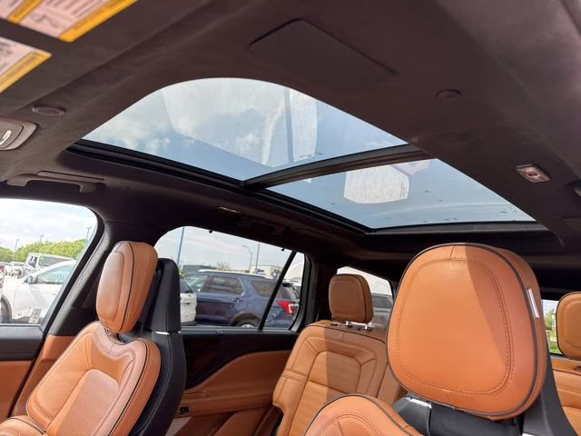 2025 White Metallic Lincoln Aviator Black Label AWD SUV