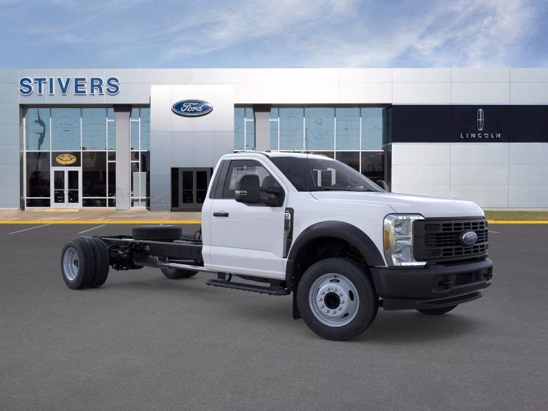 2026 Oxford White Ford Super Duty F-550 DRW XL RWD Chassis
