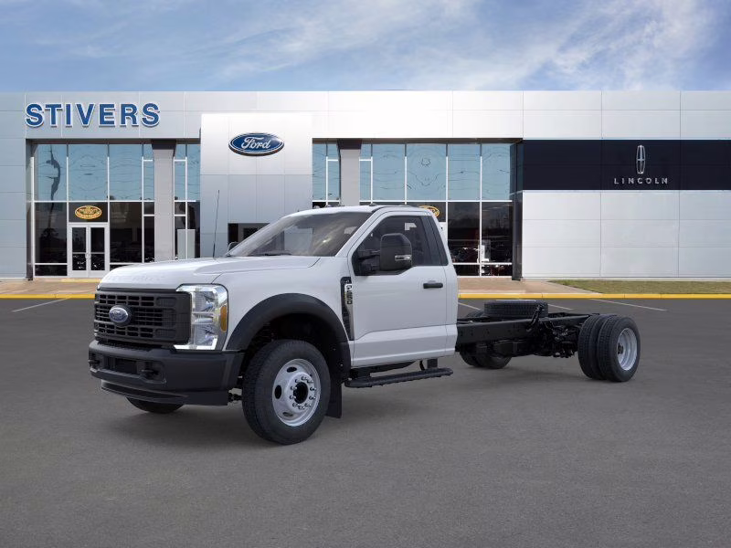 2026 Oxford White Ford Super Duty F-550 DRW XL RWD Chassis