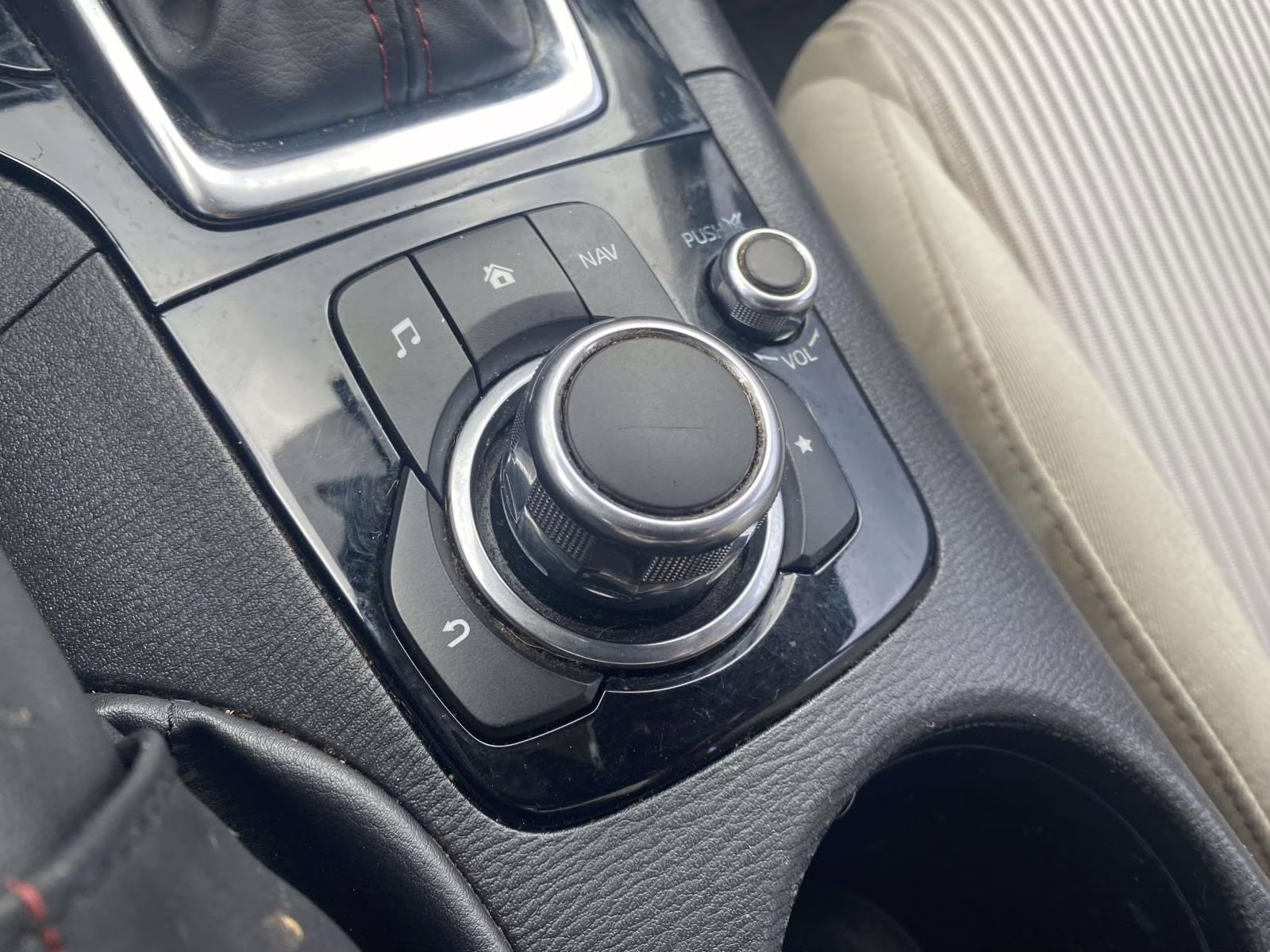 2015 Snowflake White Pearl Mica Mazda Mazda3 i Touring FWD Sedan