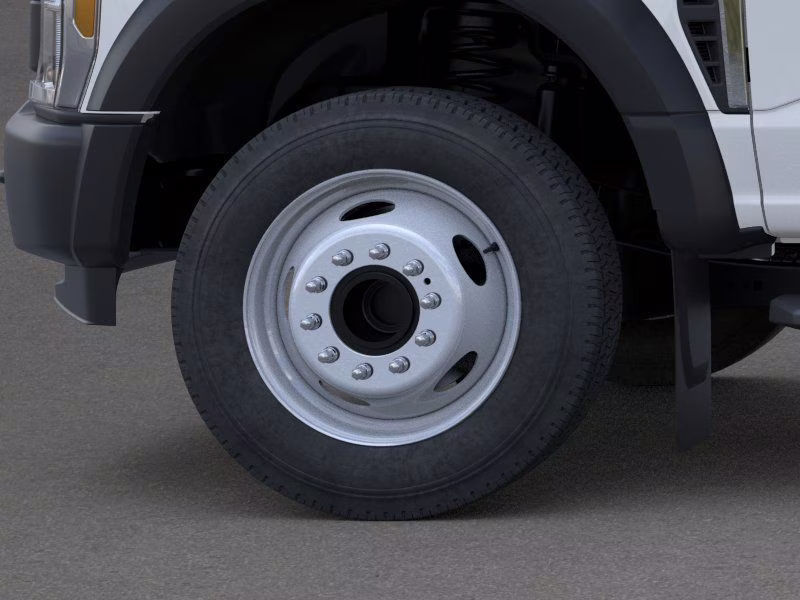 2026 Oxford White Ford Super Duty F-550 DRW XL RWD Chassis