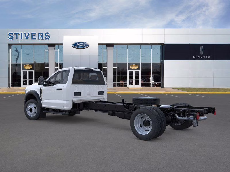 2026 Oxford White Ford Super Duty F-550 DRW XL RWD Chassis