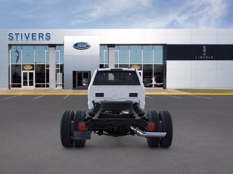 2026 Oxford White Ford Super Duty F-550 DRW XL RWD Chassis