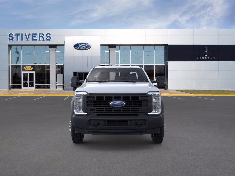 2026 Oxford White Ford Super Duty F-550 DRW XL RWD Chassis