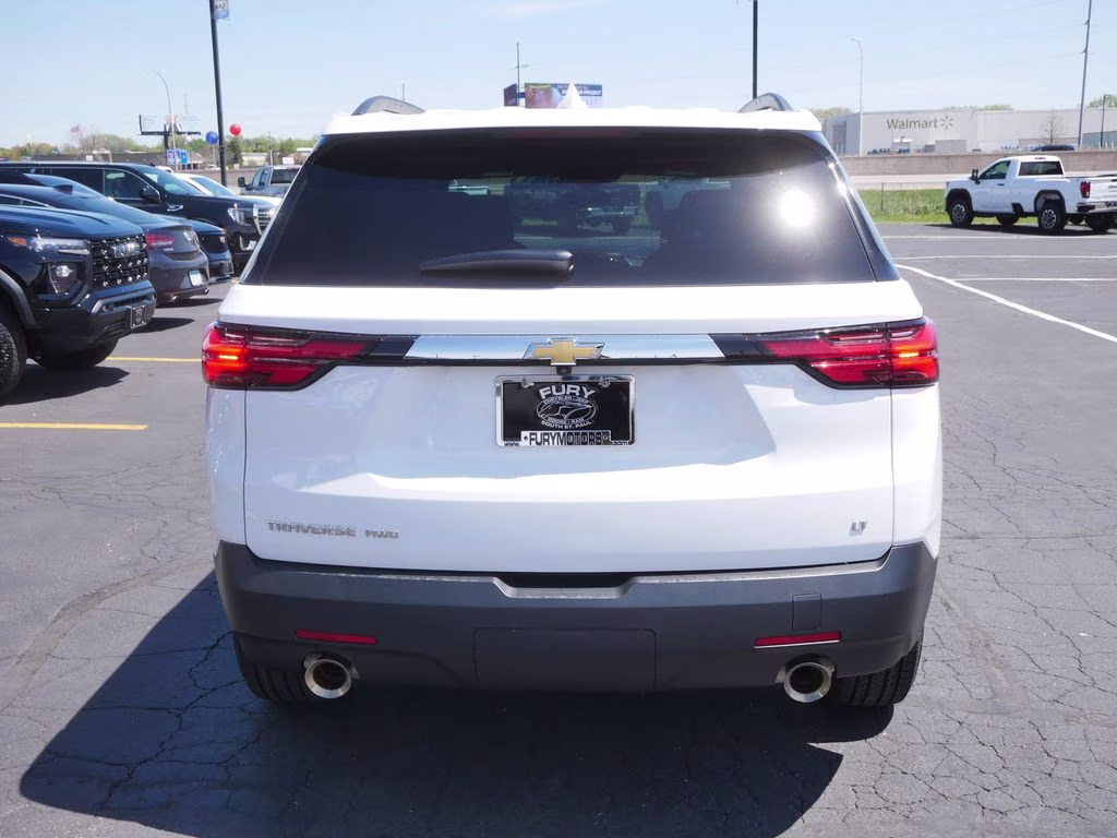 2023 Summit White Chevrolet Traverse LT AWD SUV