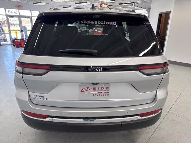 2023 Silver Zynith Jeep Grand Cherokee 4xe 4X4 SUV