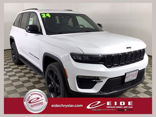 2024 Diamond Black Crystal Pearlcoat Jeep Grand Cherokee Limited 4X4 SUV