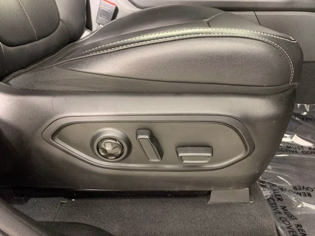 2024 Diamond Black Crystal Pearlcoat Jeep Grand Cherokee Limited 4X4 SUV