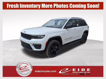 2024 Bright White Clearcoat Jeep Grand Cherokee Limited 4X4 SUV