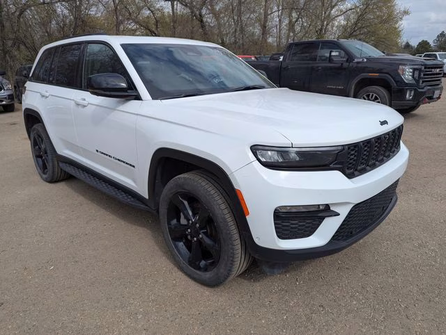 2024 Bright White Clearcoat Jeep Grand Cherokee Limited 4X4 SUV